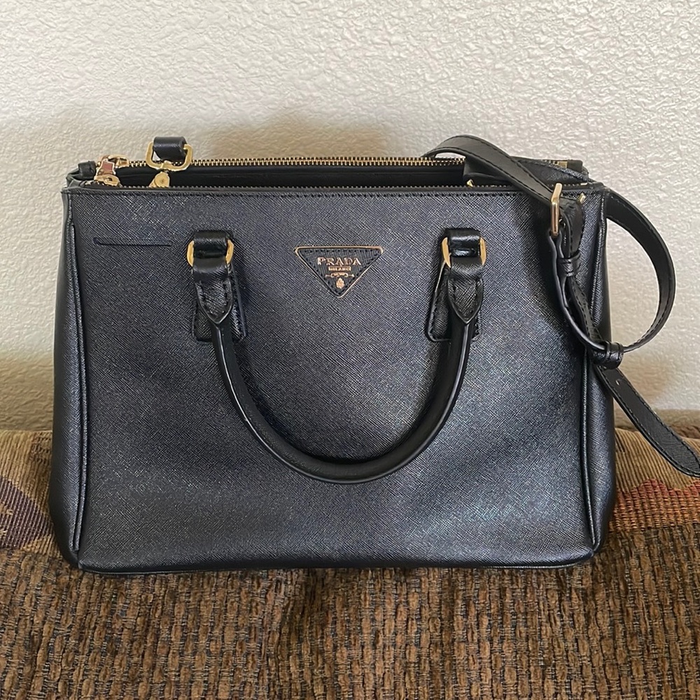 Prada Black Saffiano Lux Leather Med Tote